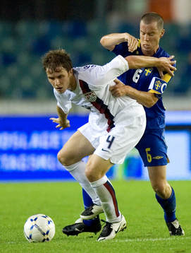 Daniel Andersson, brottar sig fram