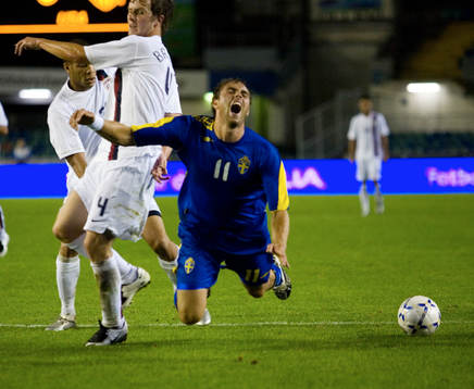 Johan Elmander, Sverige. Smärta