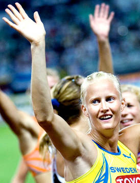 Carolina Klüft, Sverige vinner sjukampen och sätter nytt