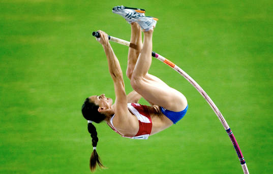 Jelena Isinbajeva, Ryssland vinner stavhoppet