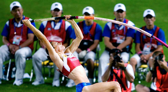 Jelena Isinbajeva, Ryssland vinner stavhoppet