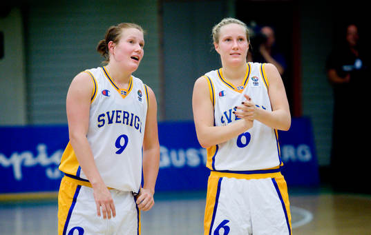 Elin och Frida Eldebrink, Sverige