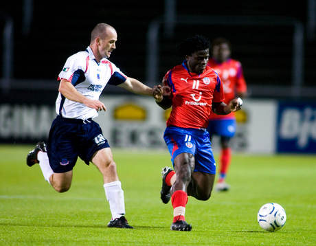 Paul Keegan och Razak Omotoyossi