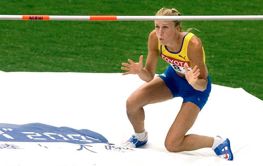 Kajsa Bergqvist, Sverige tog sig till final med lite darr