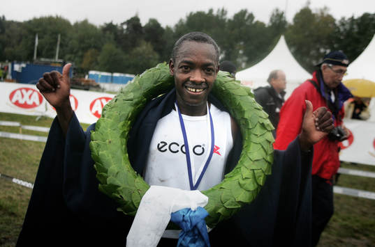 Joseph Kimisi, Segrare
