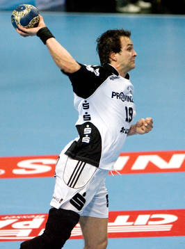 Viktor Szilagyi, Kiel