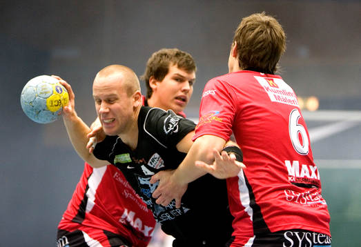 Christoffer Geissler försöker tränga genom