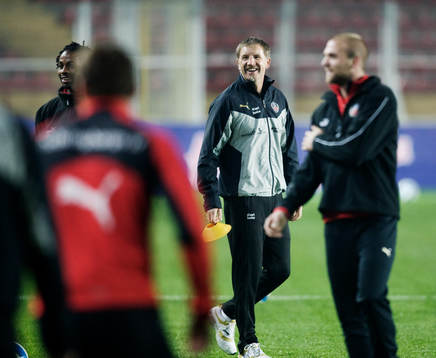 Stuart Baxter, tränare Helsingborg, log med spelarna