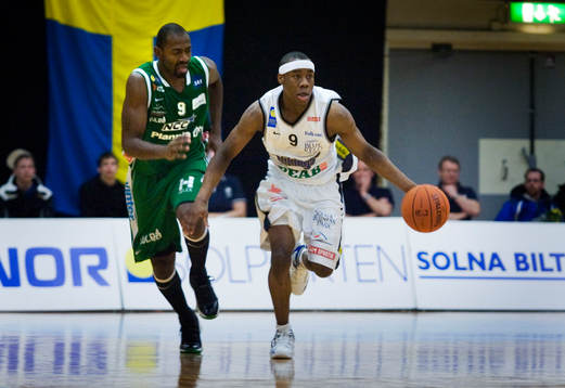 Fred Drains, Plannja och Rudy Mbemba, Solna