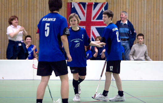 England representeras av Hawks i blått mötte Flevik från