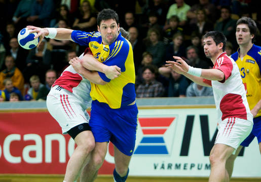 Tobias Karlsson, Sverige, går på mål