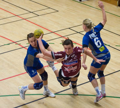 Sabine Jacobsen, Lugi, bryter fram mellan Sofia Dahlin och
