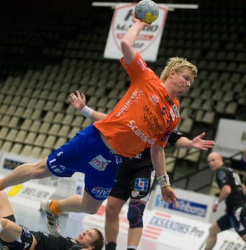 Ola Ahto, Lindesberg, flyger fram