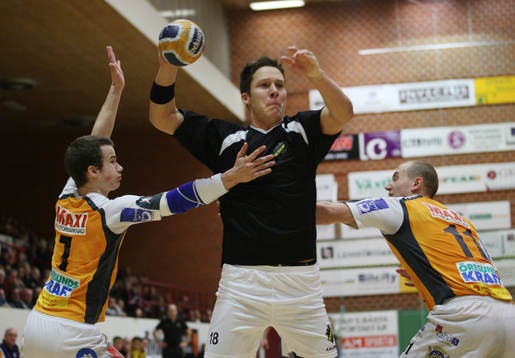 Rikard Axelsson går emellan Olle Stenius och Christian