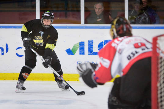 Danijella Rundqvist, AIK tittar upp