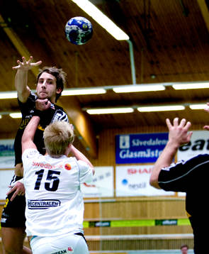 Patrik Fahlgren, Sävehof, gör en smart passning
