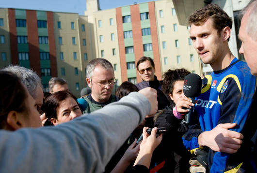 Andreas Isaksson,  målvakt, intervjuas. Press, media,