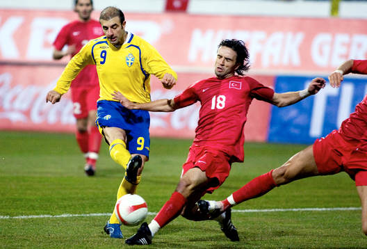 Kennedy Bakircioglü, Sverige