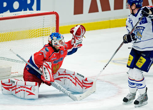 Semen Varlamov, Ryssland, var tät i målet och höll nollan