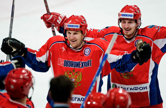 Andrey Nikolishin, Ryssland, och Konstantin Korneev,