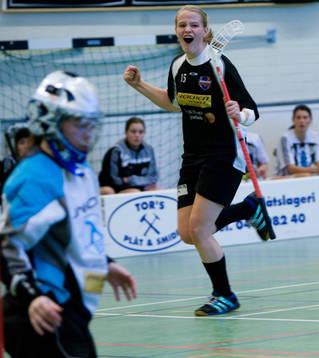 Maria Adler avgör för Södra Dal med ett av sina tre mål