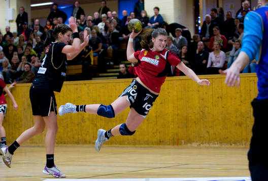 Frida Tegstedt, Sävehof, flyger fram