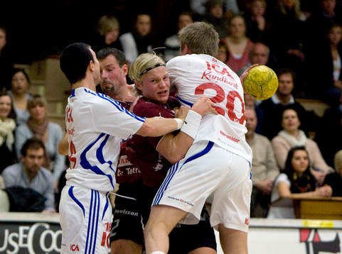 Hampus Jildenbäck, Lugi kläms mellan Joakim Bäckström