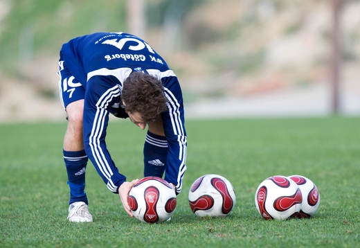 Frisparksträning, Tobias Hysén lägger upp några bollar,