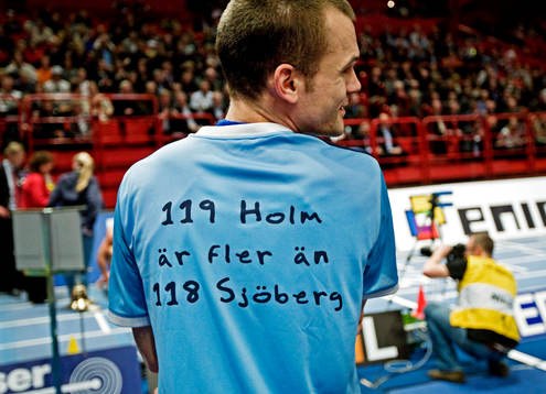 Baksidan på Stefan Holms tröja