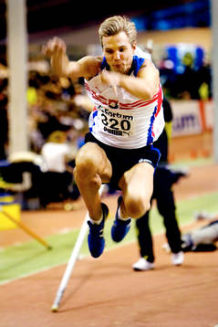 Anton Andersson vinner tresteg
