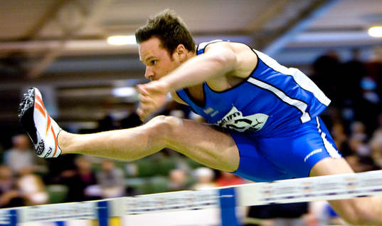 Robert Kronberg vinner 60 meter häck