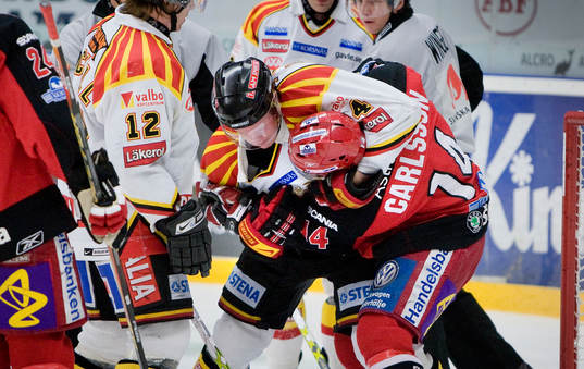 Mads Hansen, Brynäs och Robert Carlsson, Södertälje,