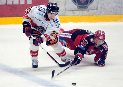 Lubos Bartecko, Luleå, och Jarno Kultanen, Södertälje