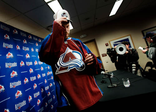 Peter Forsberg tar på sig sin keps