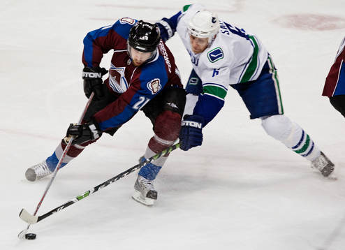 Peter Forsberg, Colorado Avalanche, utmanas av Sami Salo,