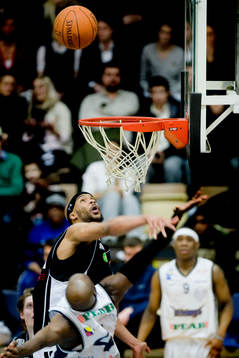 Nashid Beard, Sthlm och Brandon McKnight, Solna