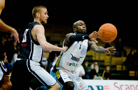 Mattias Göransson, Sthlm och Brandon McKnight, Solna