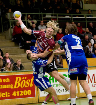 Tomas Larsson flyger högt