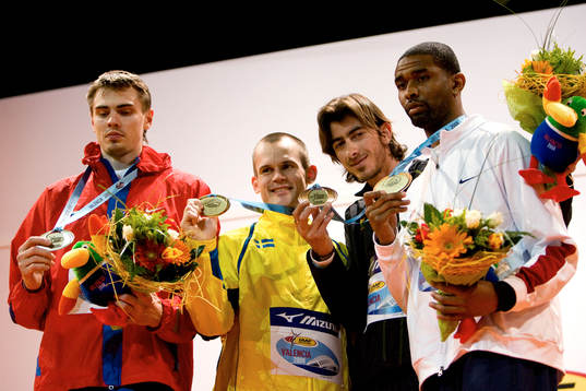 Stefan Holm på prispallen med sitt 4:e inne-VM guld