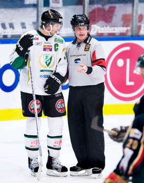 Rickard Wallin, Färjestad diskuterar med Ulf Rådbjer,