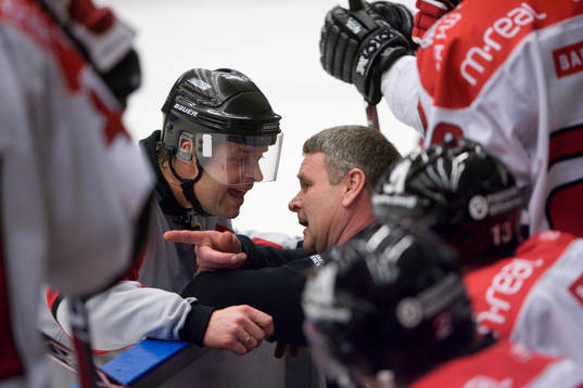 Harald Lückner, Tränare Modo diskuterar med domare Patrik