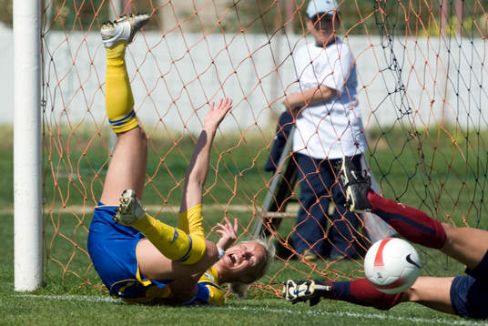 Victoria Svensson, Sverige,  gör 2-0