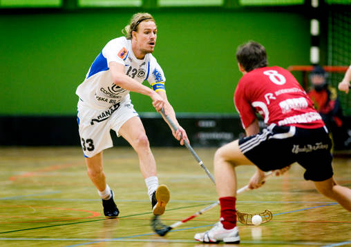 Danne Bron-Sundbom, Täby utmanar Johannes Gustafsson,