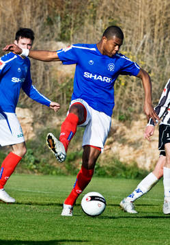 Ricardo Santos i Åtvidaberg bjuder på en klack