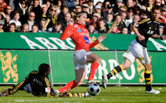 Dulee Johnson, AIK, och César Santín, Kalmar