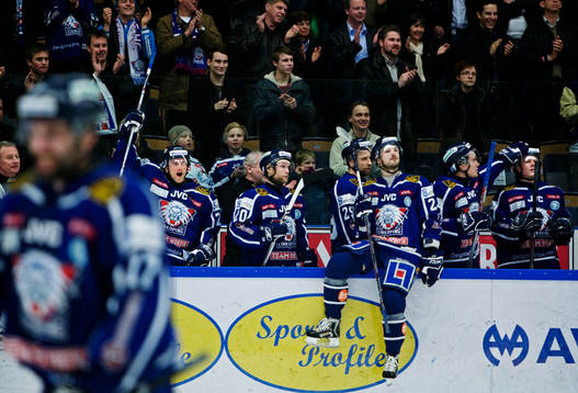 Linköping-spelarna sekunderna innan slutsignalen