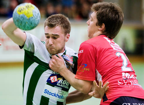 Michael Apelgren, Hammarby, i kamp om bollen med Mathias