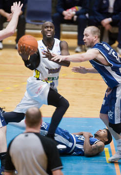 Brandon McKnight, Solna flyger fram