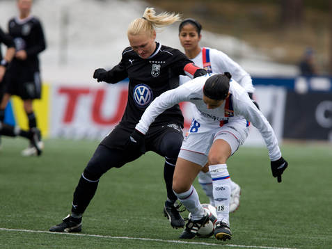 Frida Östberg, Umeå och Hoda Lattaf, Lyon