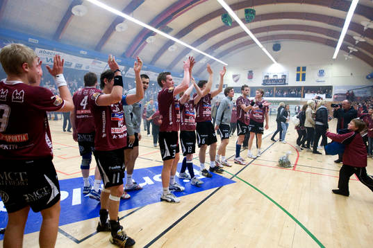 Lugi vann och klarade sig kvar i Elitserien. Jubel